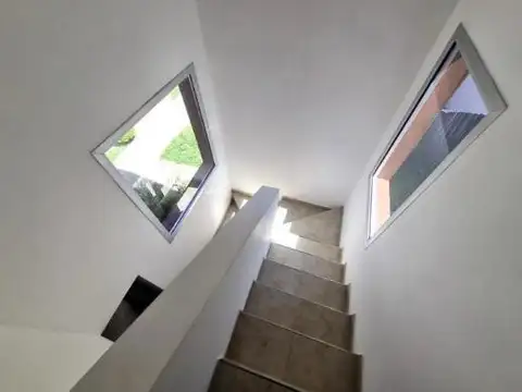Depto Tipo Casa en Venta 5 años