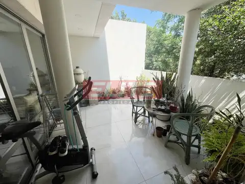 Depto Tipo Casa en Venta en Villa Pueyrredon, USD 310.000