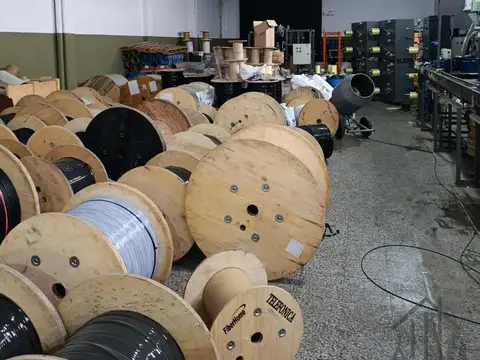 Depósito en alquiler de 350m2 Quilmes Oeste