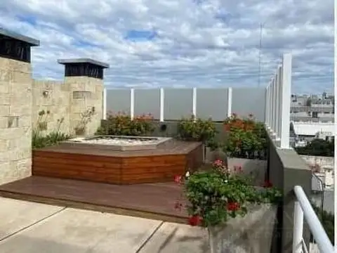 Venta Moderna Casa de 55 mtrs con cochera en  Florida. Yrigoyen 1600. Vicente López.