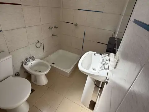 Depto Tipo Casa en Alquiler en Gerli, $ 650.000