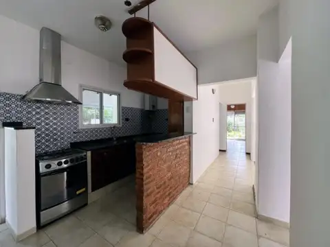 Casa en Venta con 3 cocheras