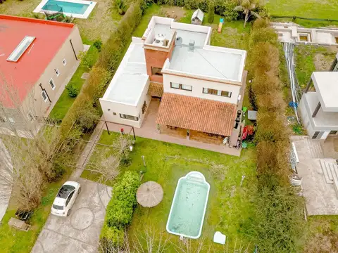 VENTA CASA 4 AMBIENTES CON PISCINA ARENAS DEL SUR