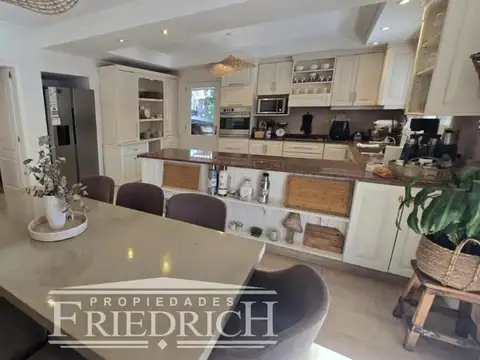 Casa en Alquiler de 4 dormitorios