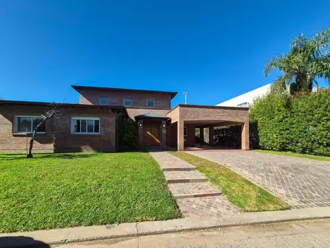 Casa en Venta en Funes, USD 450.000