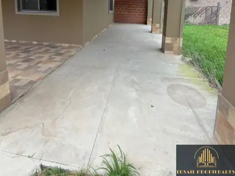 Casa 4 ambientes con 2 baños