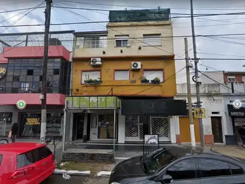 LOCAL CON PH DE 3 AMBIENTES