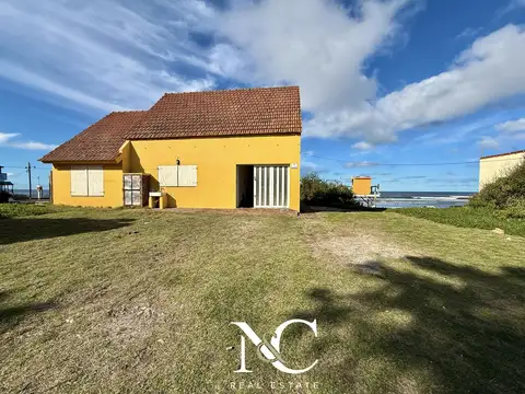Casa en  venta mas dos lotes 1700 m2, 5 ambientes Mar del Tuyu IDEAL INVERSORES Y CONSTRUCTORES
