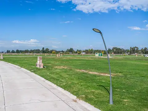 Terreno en Venta en Los Naranjos, USD 80.000
