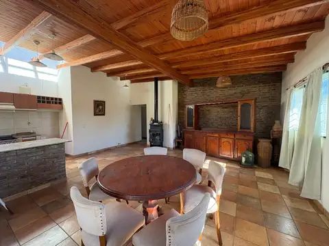 Casa 3 ambientes con 1 baño