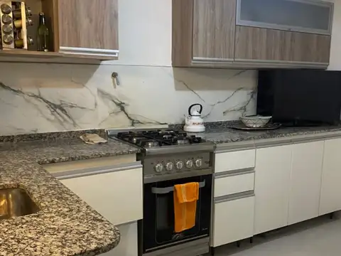 Depto Tipo Casa 3 ambientes con 2 baños