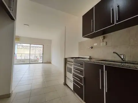 Monoambiente super amplio y luminoso con balcon en Villa Urquiza