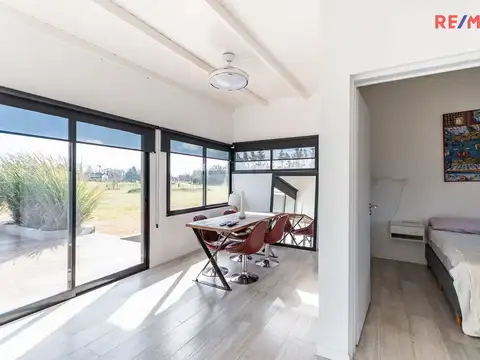 Casa 8 ambientes con 3 baños