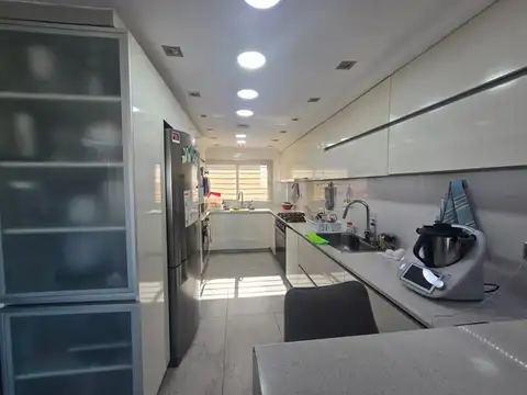 Departamento 5 ambientes con 3 baños