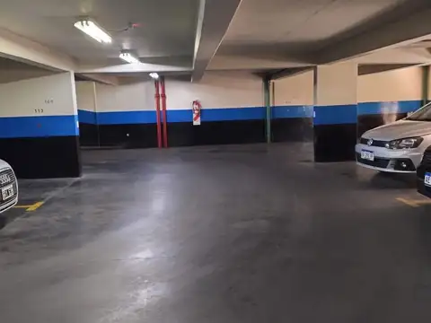 VENTA DE COCHERA CUBIERTA EN RECOLETA