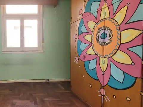 Departamento de 3 Ambientes Lateral Muy Luminoso, Bajas exp. 1° Piso x Escalera