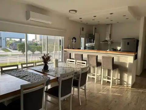 Casa en Venta en Horizontes al Sur, USD 299.000