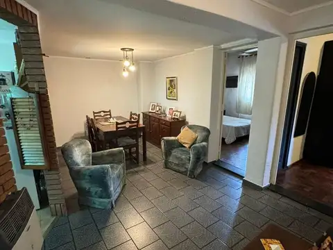 VENTA DEPARTAMENTO 3 DORMITORIOS PRIMER PISO POR ESCALERA