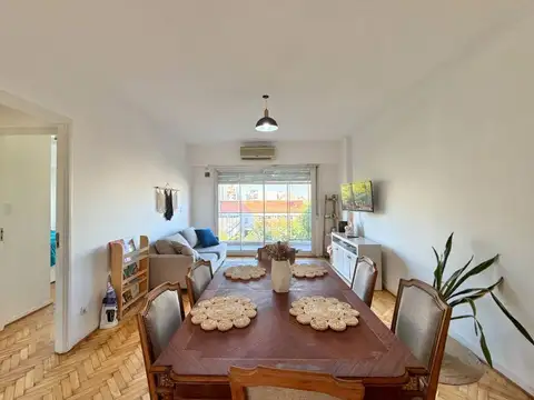 Venta departamento 3 ambientes con balcón Flores