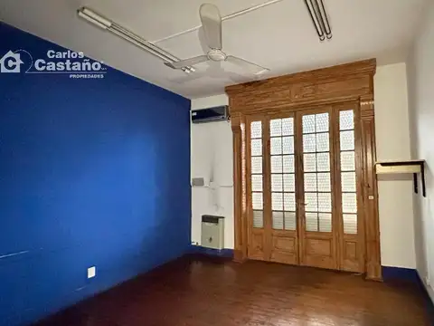 Gran Oficina/Local en PA, 7 Amb. Sobre Av. Maipú
