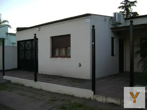 Casa en venta - 3 Dormitorios 1 Baño - Cochera - 400Mts2 - San Andrés de Giles