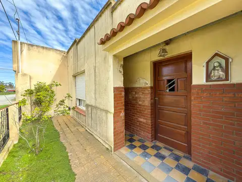 Casa 3 ambientes con 1 baño