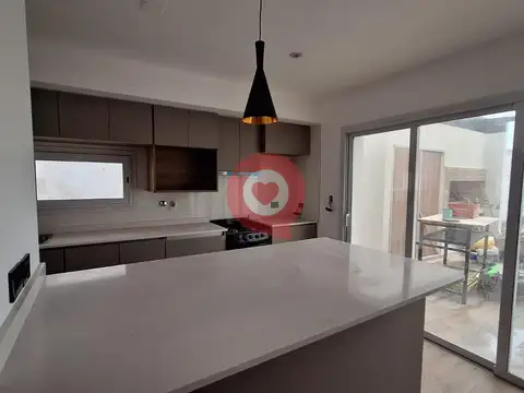 Casa en Alquiler en Plottier, $ 2.500.000