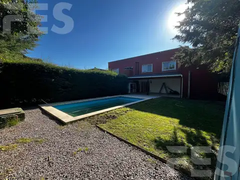 Casa en Alquiler de 3 dormitorios