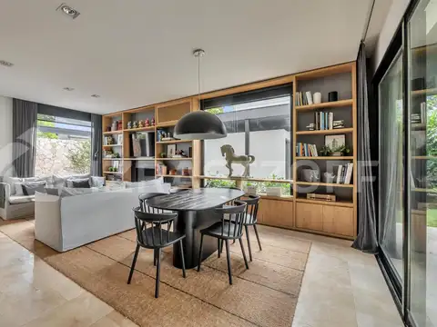 Casa en Las Liebres, 3 dormitorios, jardin y piscina
