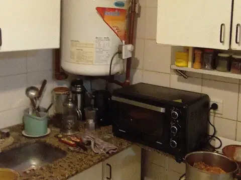 Casa tipo departamento con entrada de un vehiculo...