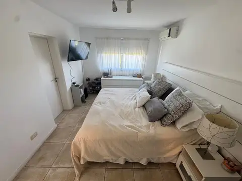 Casa en Alquiler con 1 cochera