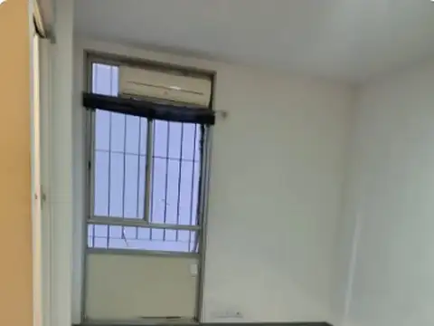 En venta depto de 3 amb. lateral con cochera en San Nicolas