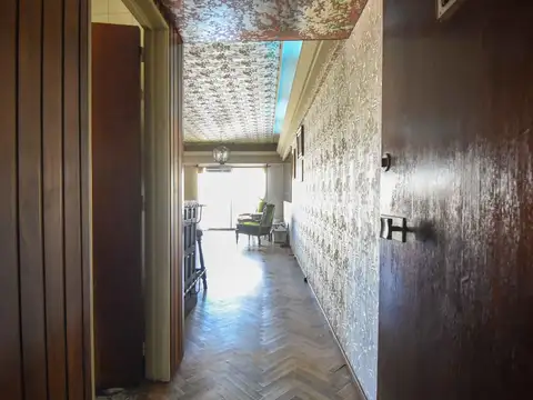 VENTA DEPARTAMENTO DE 4 AMBIENTES CON DEPENDENCIA EN FLORESTA