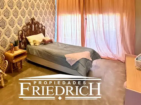 Casa 5 ambientes con 5 baños