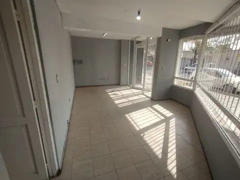 Local en Alquiler en Coronel Dorrego, $ 520.000