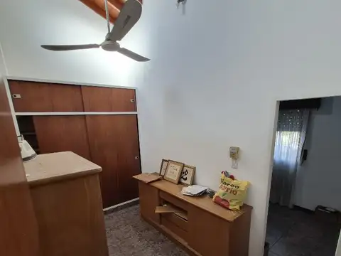 Depto Tipo Casa en Venta en Ramos Mejía Sur, USD 75.000