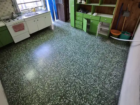 Depto Tipo Casa en Venta 50 años