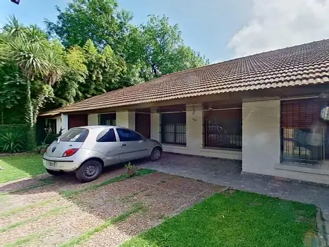 Casa en Venta con 2 cocheras