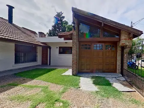 Casa 4 ambientes con 3 baños