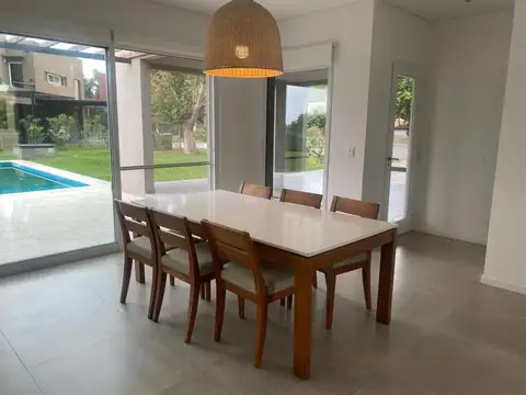 Casa en Alquiler Temporal en Haras Santa Maria, USD 3.000