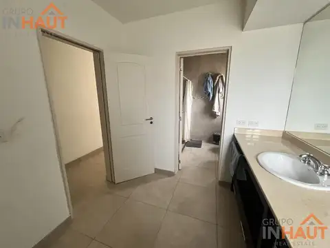 Casa 5 ambientes con 1 baño