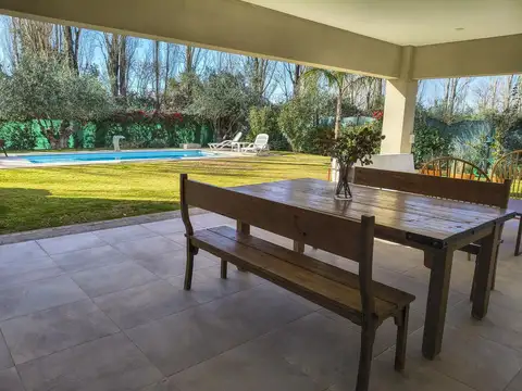 EXCLUSIVA PROPIEDAD DE EXQUISITO NIVEL EN LA VACHERIE COUNTRY GOLF CON TOUR VIRTUAL