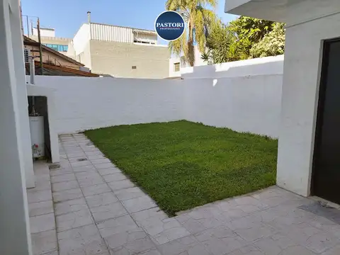 Oficina 5 ambientes con 3 baños