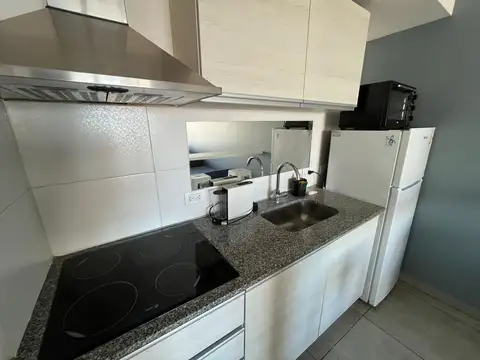Monoambiente en venta con vista al mar y cochera - Punta Mogotes