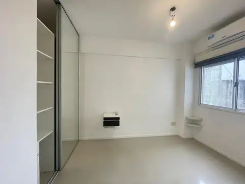 Depto Tipo Casa en Alquiler en Monte Castro, $ 800.000