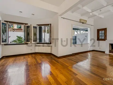 Casa 5 ambientes con 4 baños