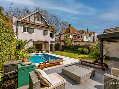 Casa 5 ambientes con 4 baños
