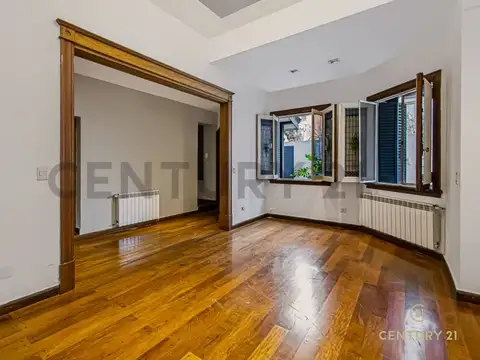 Casa 5 ambientes con 4 baños