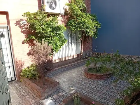 Caseros 3644 , Piso Pb