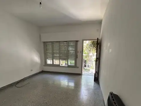 Depto Tipo Casa en Alquiler de 2 dormitorios